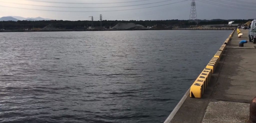 動画：大分 釣りスポット 大在公共埠頭 砂置き場 丹生川河口 GWにもおすすめ アジング ショアジギング サビキ釣り タチウオ チヌ（クロダイ） 釣りガールも安心の堤防 You Tube